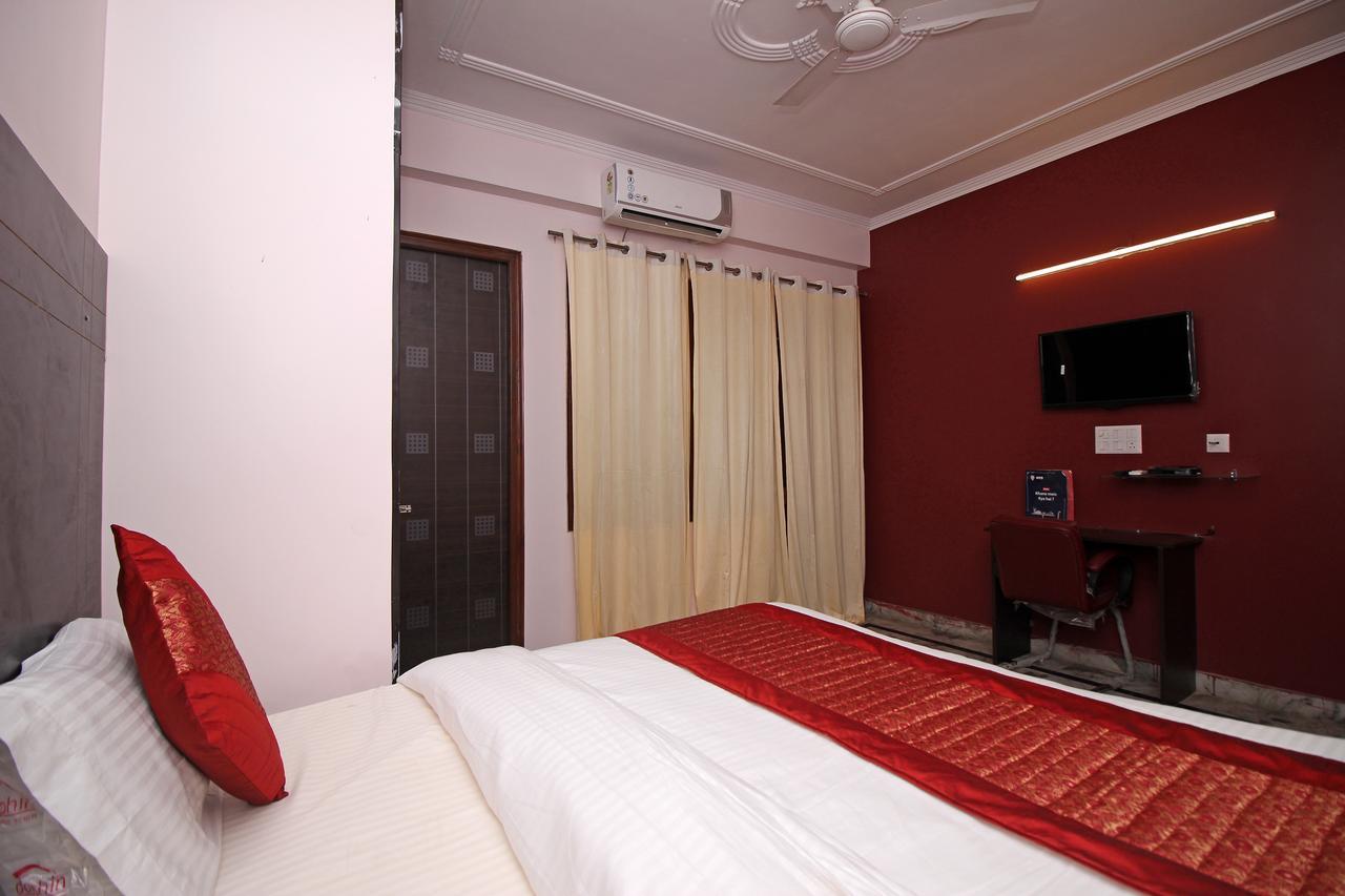 נוידה Oyo 9192 Hotel Raghav Residency מראה חיצוני תמונה