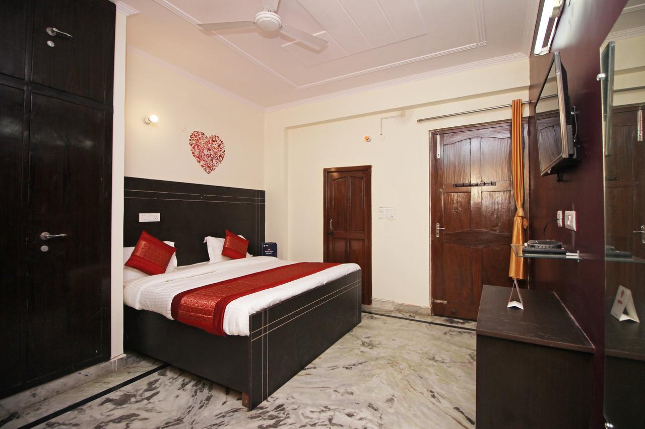 נוידה Oyo 9192 Hotel Raghav Residency מראה חיצוני תמונה