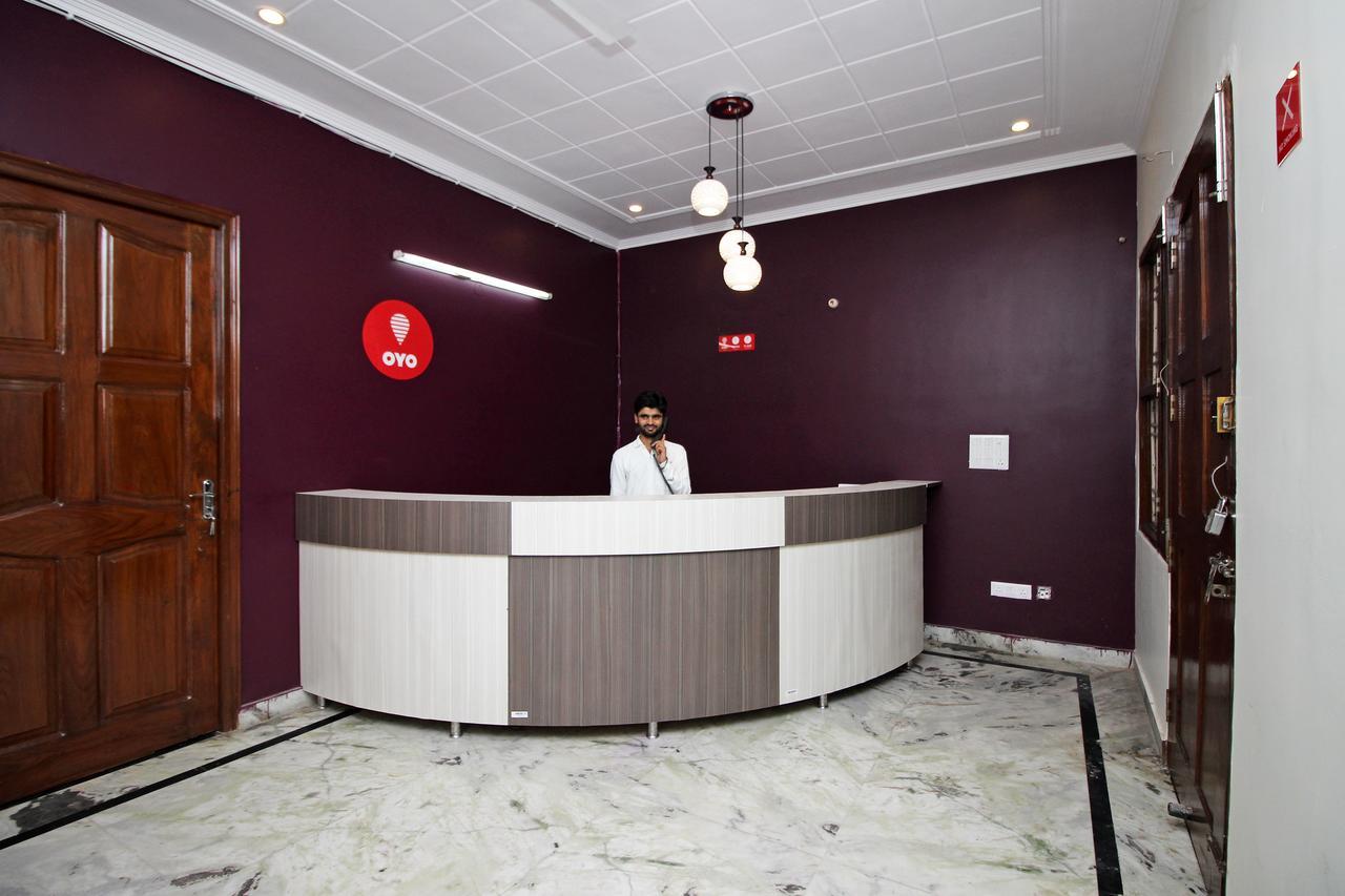 נוידה Oyo 9192 Hotel Raghav Residency מראה חיצוני תמונה