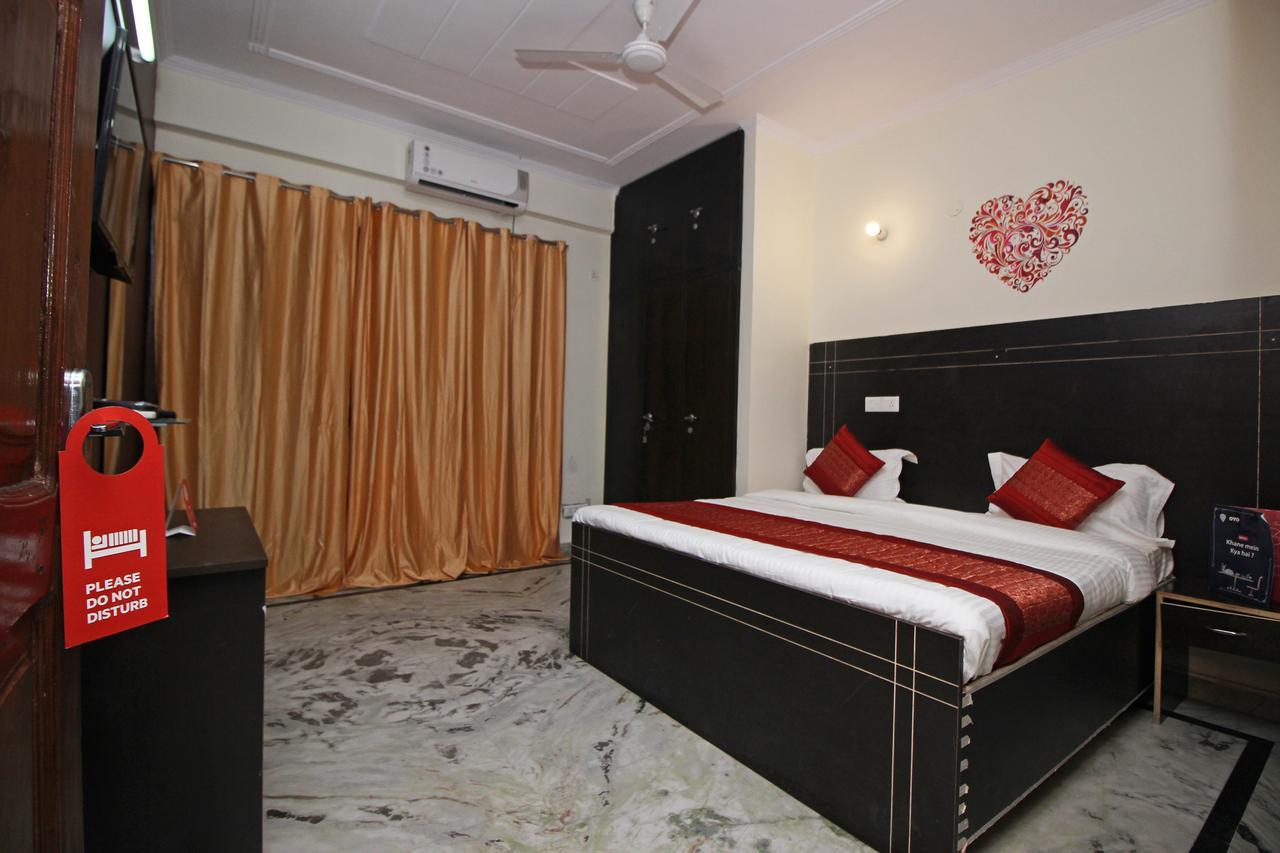 נוידה Oyo 9192 Hotel Raghav Residency מראה חיצוני תמונה